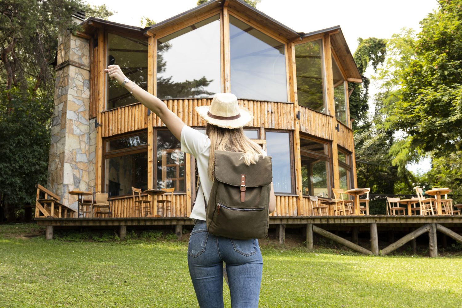 Descubra as vantagens e desvantagens de alugar casas ou apartamentos em suas viagens. Saiba como escolher a opção ideal para suas necessidades e preferências.